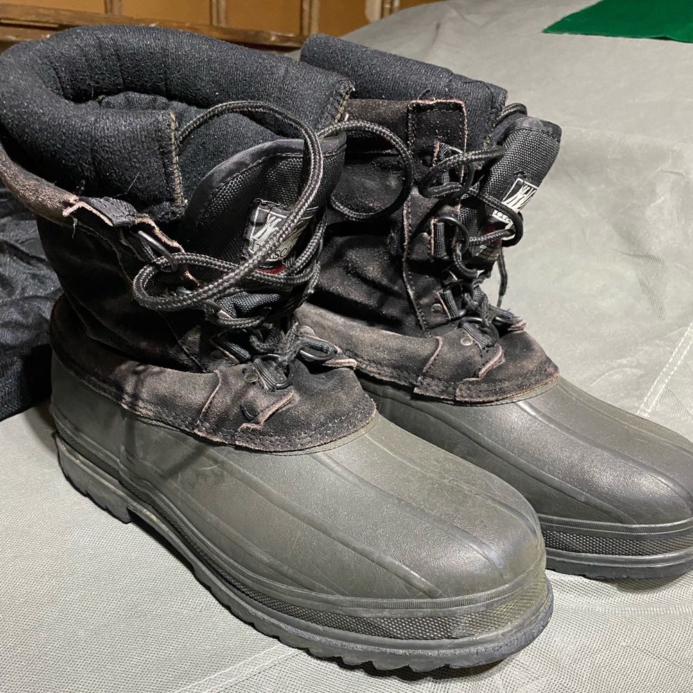 Itasca Mens Black Boots